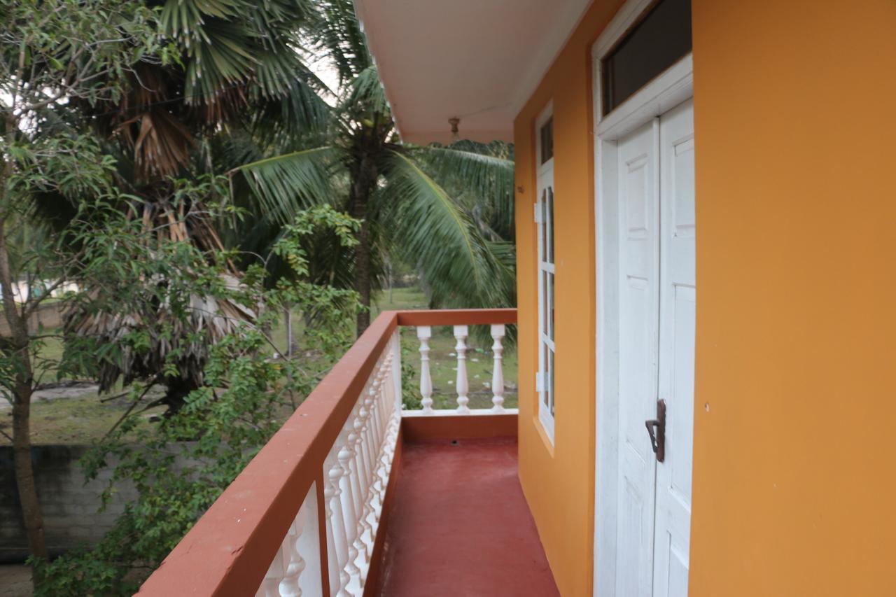 El Shaddai Hotell Mannar Exteriör bild