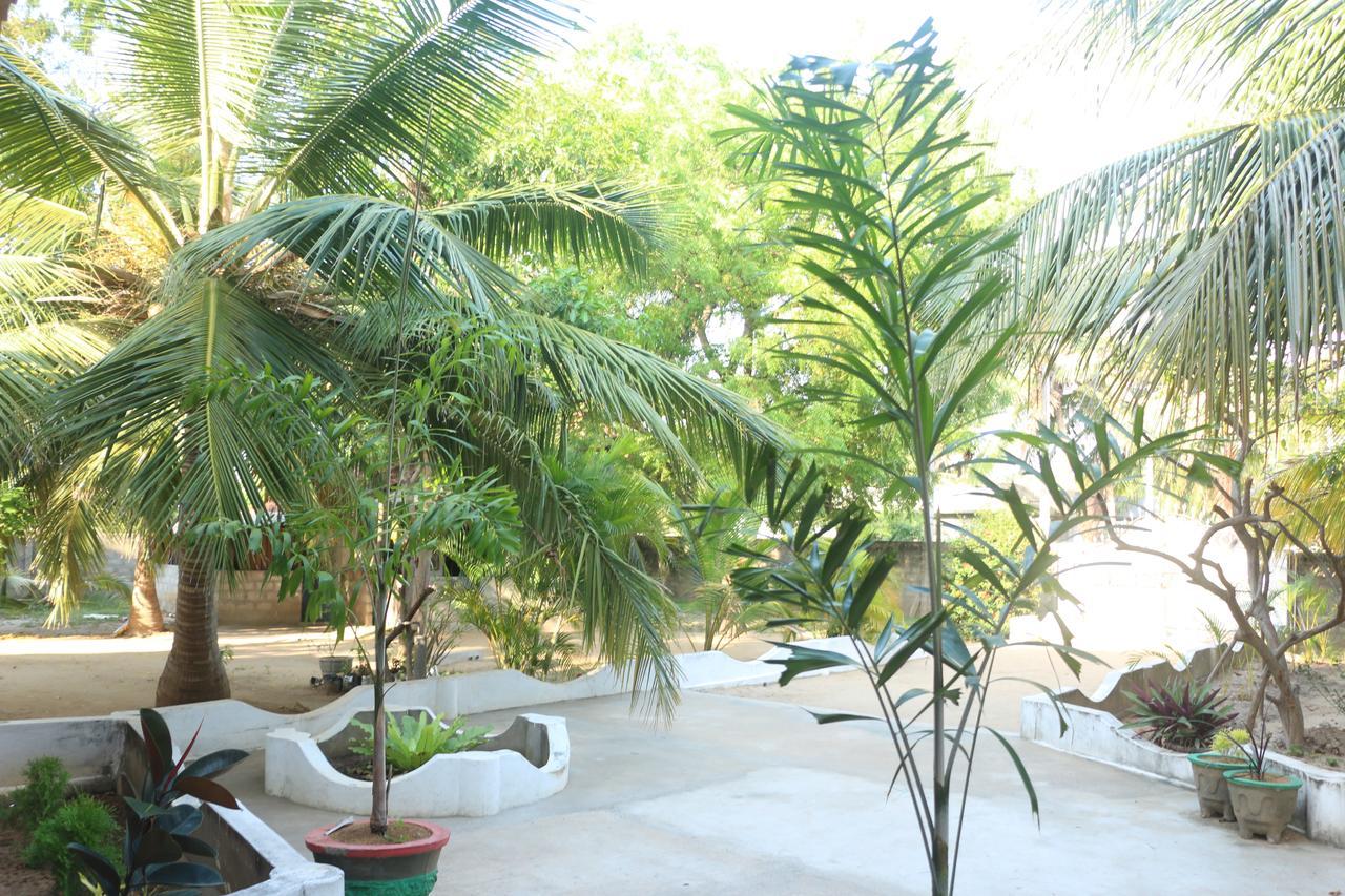 El Shaddai Hotell Mannar Exteriör bild