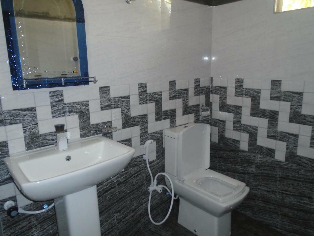 El Shaddai Hotell Mannar Exteriör bild