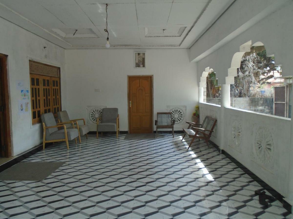 El Shaddai Hotell Mannar Exteriör bild